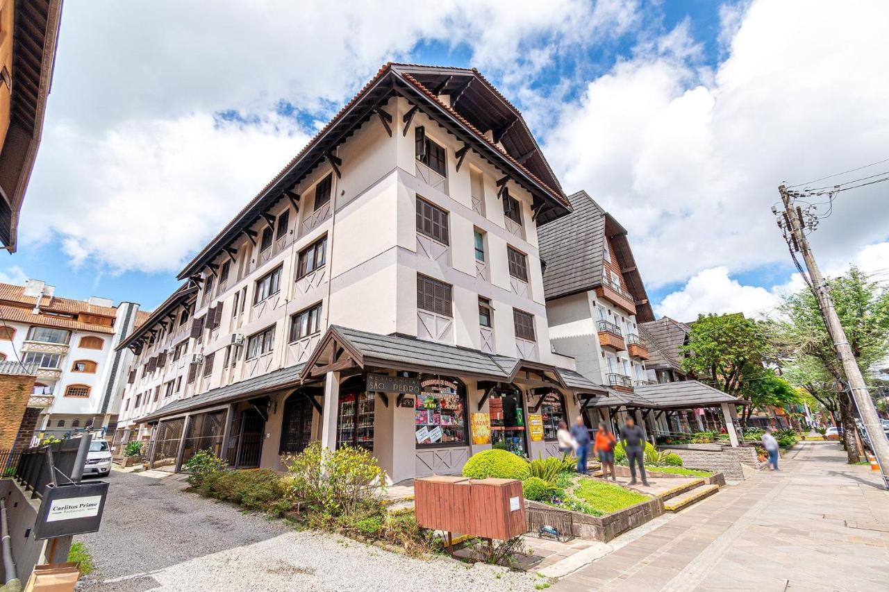Amplo Apartamento Ao Lado Da Rua Coberta Gramado Zewnętrze zdjęcie